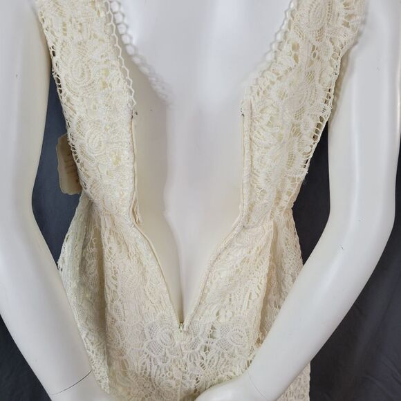 Altar'd‎ State Lace Crochet Overlay Sleeveless V-Neck Zip Back Creme Dress Sz M - Picture 5 of 8